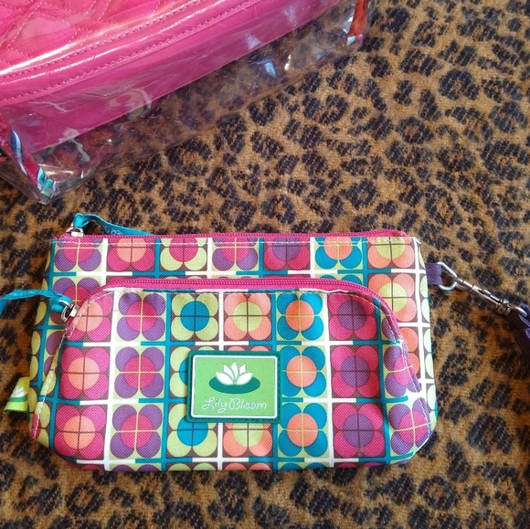 Sold 💖Vera.B +Lily Bloom 💝 Two Fucha  Crossbody Bag 💝 +Lily Bloom Wristlet 💝 - Picture 10 of 12